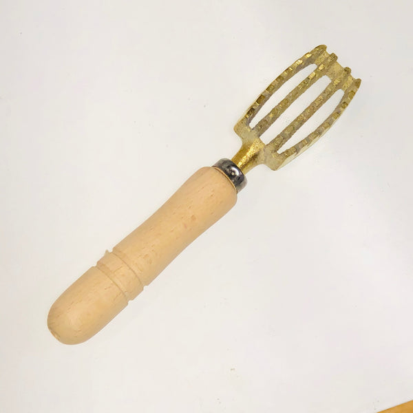 BRASS FISH SCALER