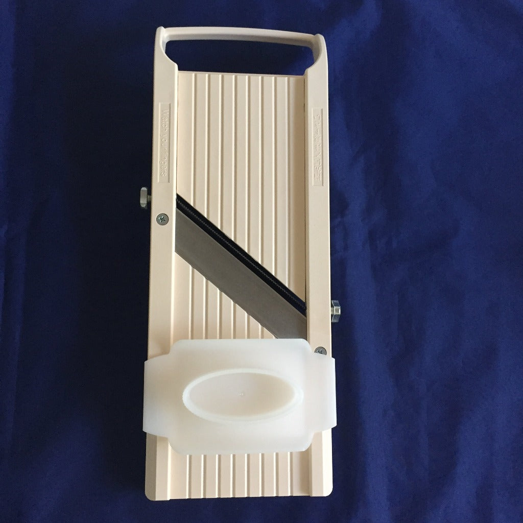 Benriner Mandoline Slicer, 4 Japanese Stainless Steel Blades (BPA